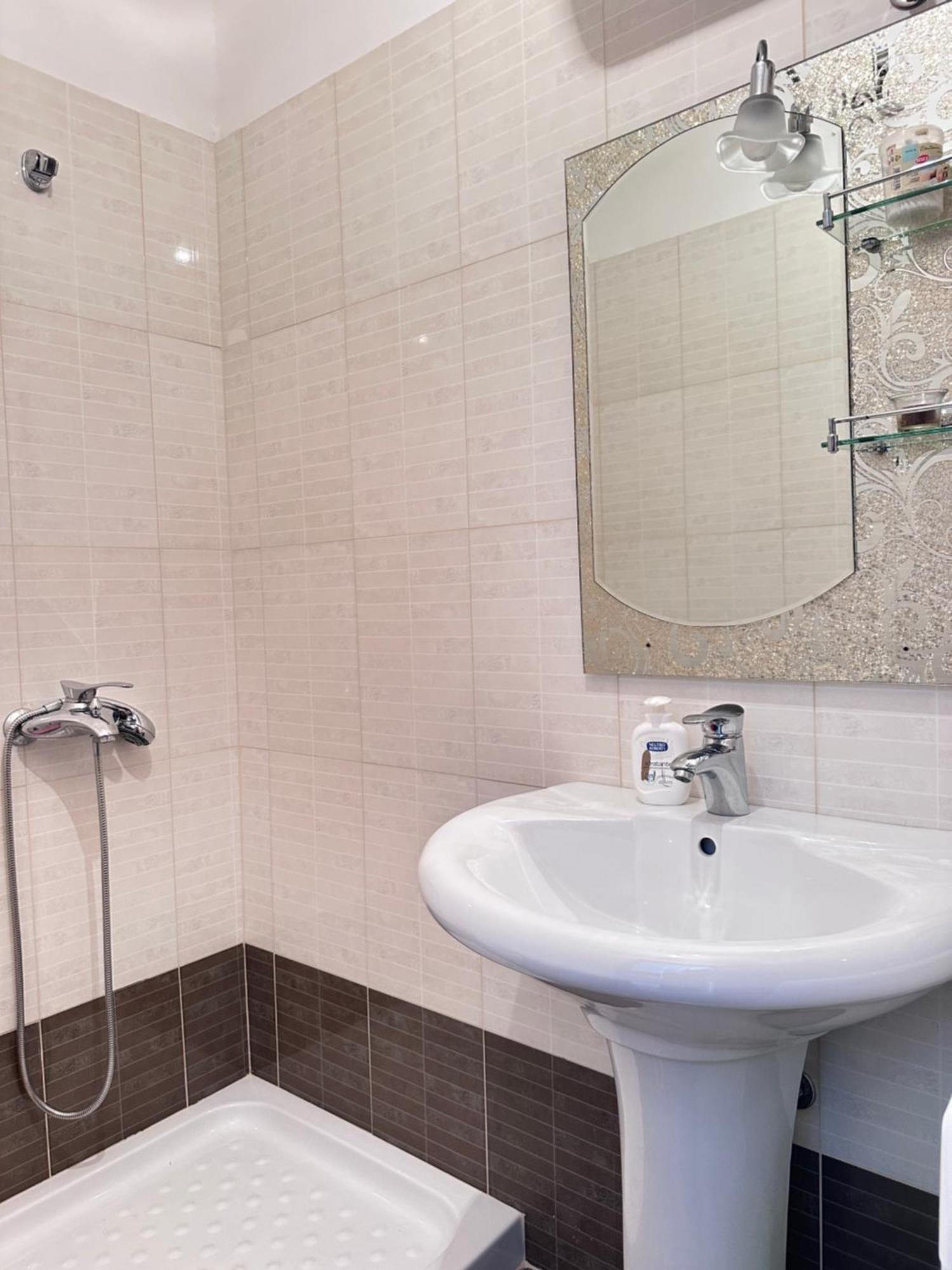 Tini Sea View Apartment Саранда Экстерьер фото