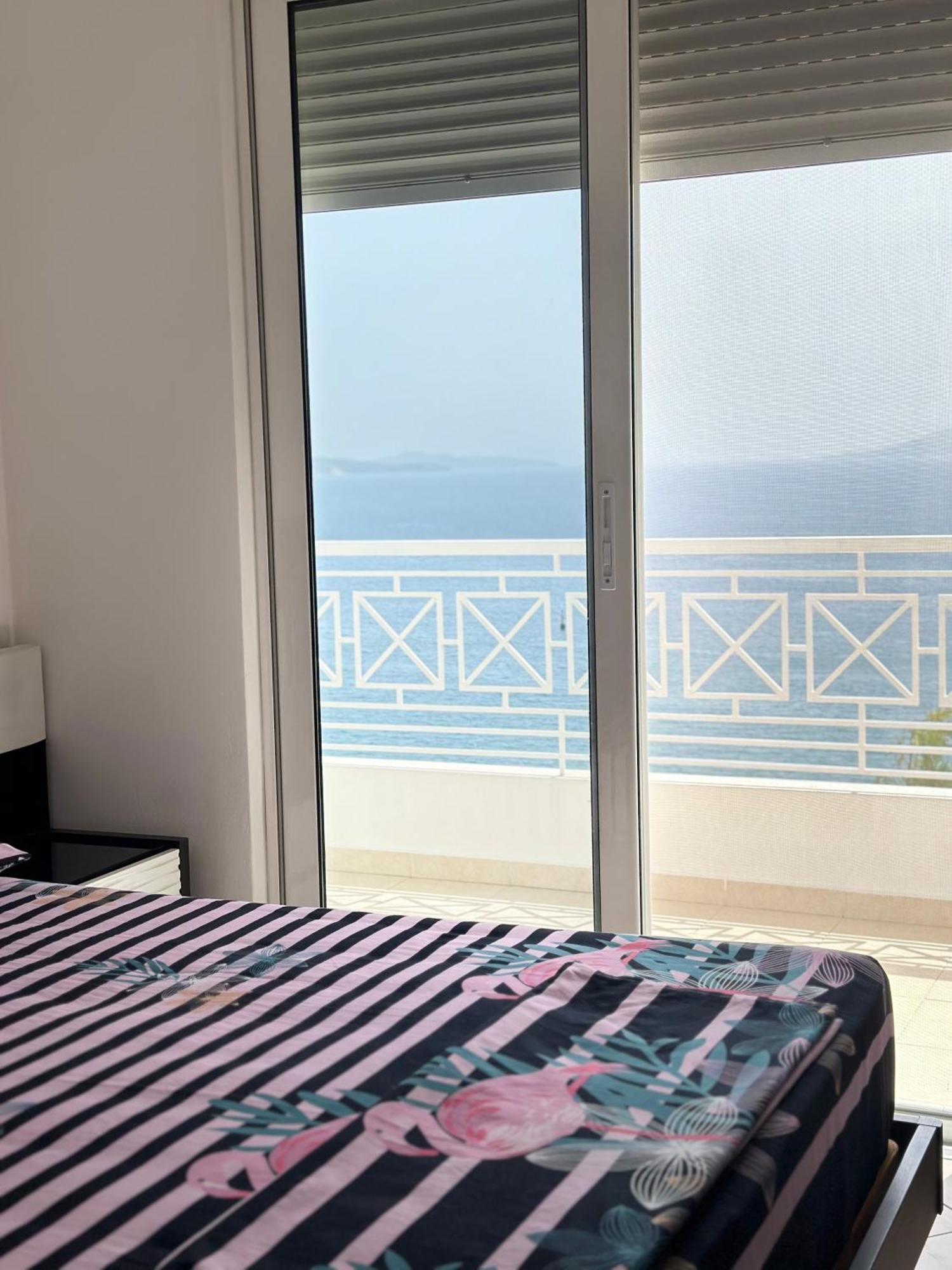 Tini Sea View Apartment Саранда Экстерьер фото